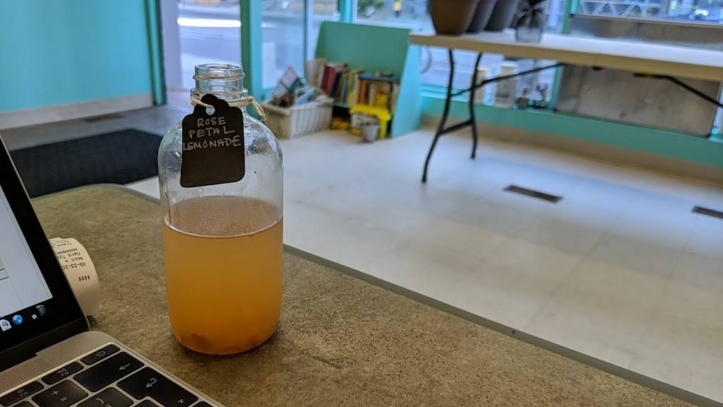 Classic Juice Co. | restaurant | 287 Coxwell Ave, Toronto, ON M4L 3B5, Canada | 6473495483 OR +1 647-349-5483