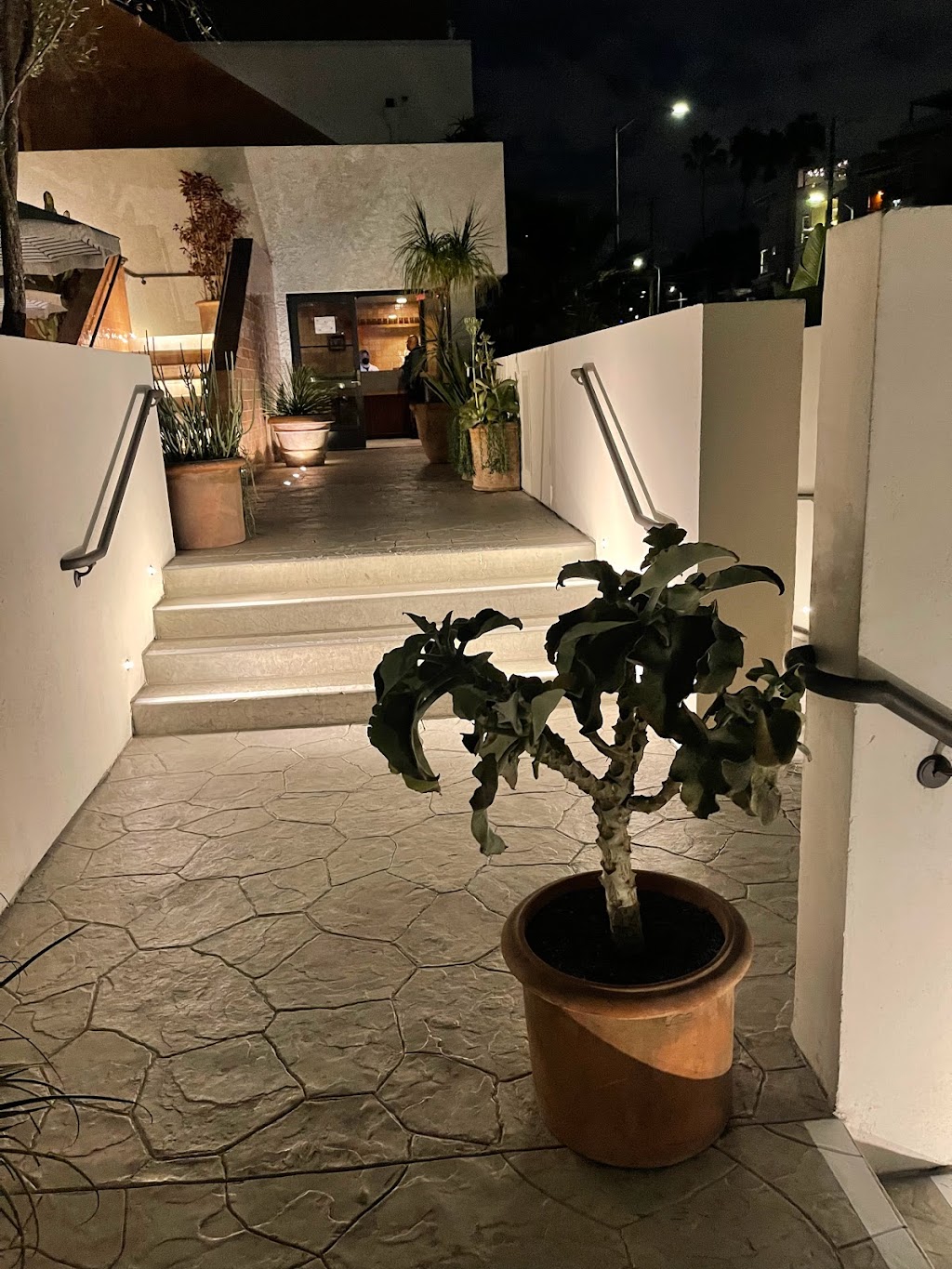 Marco Polo | restaurant | 4141 Santa Monica Blvd, Los Angeles, CA 90029, USA | 3234867176 OR +1 323-486-7176