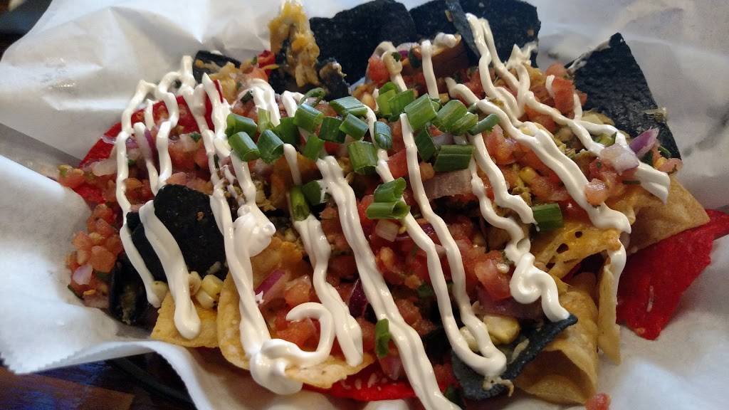 Mojos Bar & Grille | restaurant | 109 E Main St, Troy, OH 45373, USA | 9375529172 OR +1 937-552-9172