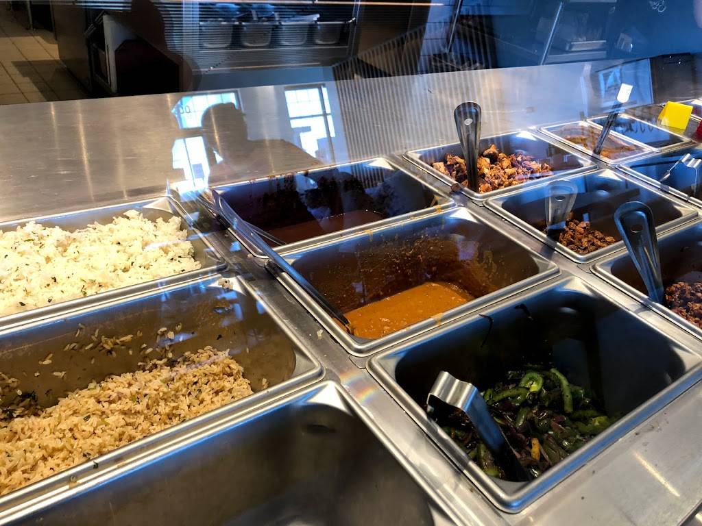 Chipotle Mexican Grill | restaurant | 1200 Wolf Rock Drive #130, Purcellville, VA 20132, USA | 5404413952 OR +1 540-441-3952