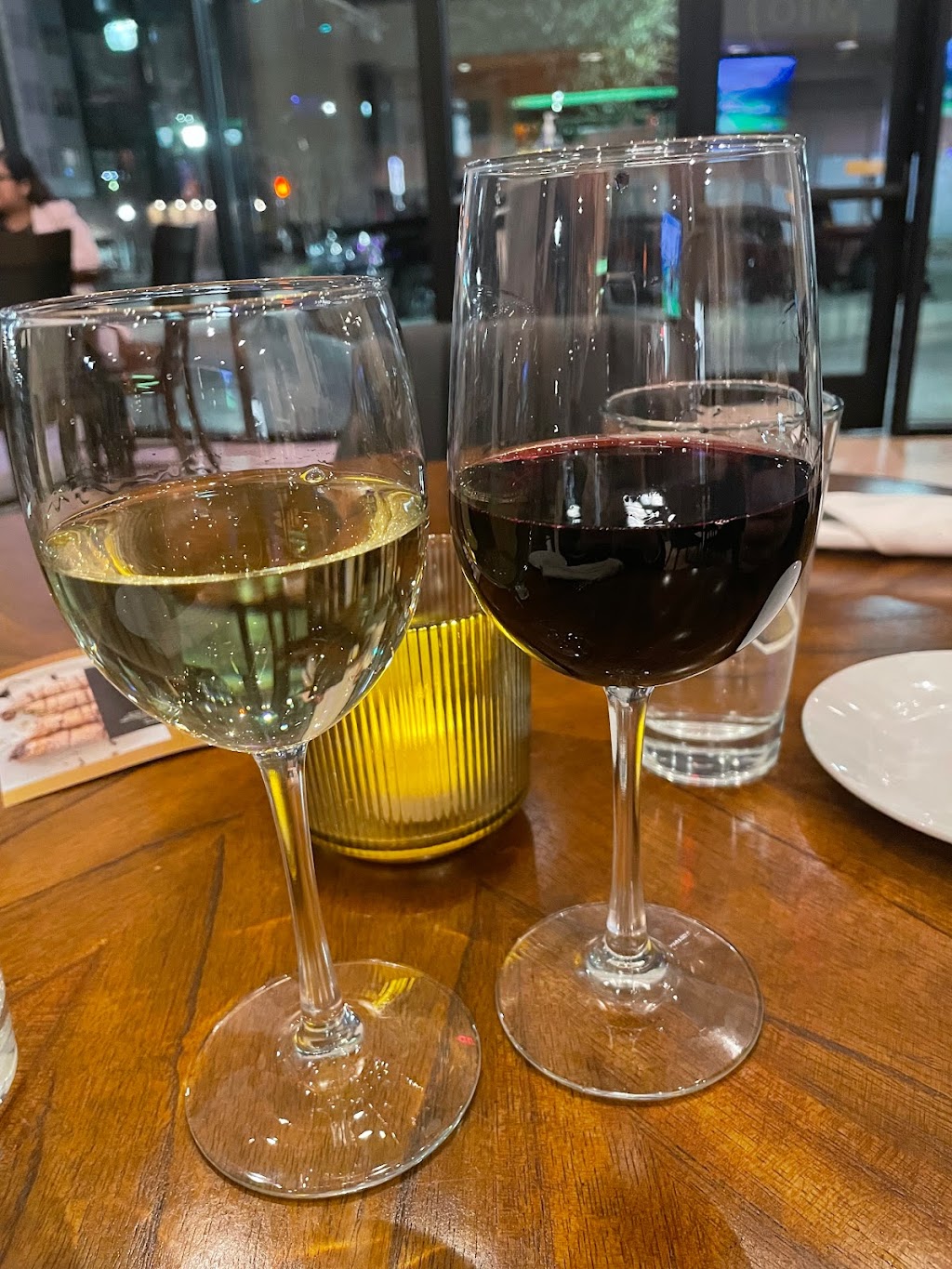 Amore Mio Trattoria | restaurant | 101 E Abram St #190, Arlington, TX 76010, USA | 8175385553 OR +1 817-538-5553