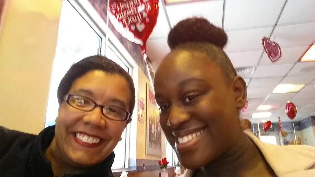 White Castle | restaurant | 18250 S Halsted St, Homewood, IL 60430, USA | 7089572680 OR +1 708-957-2680