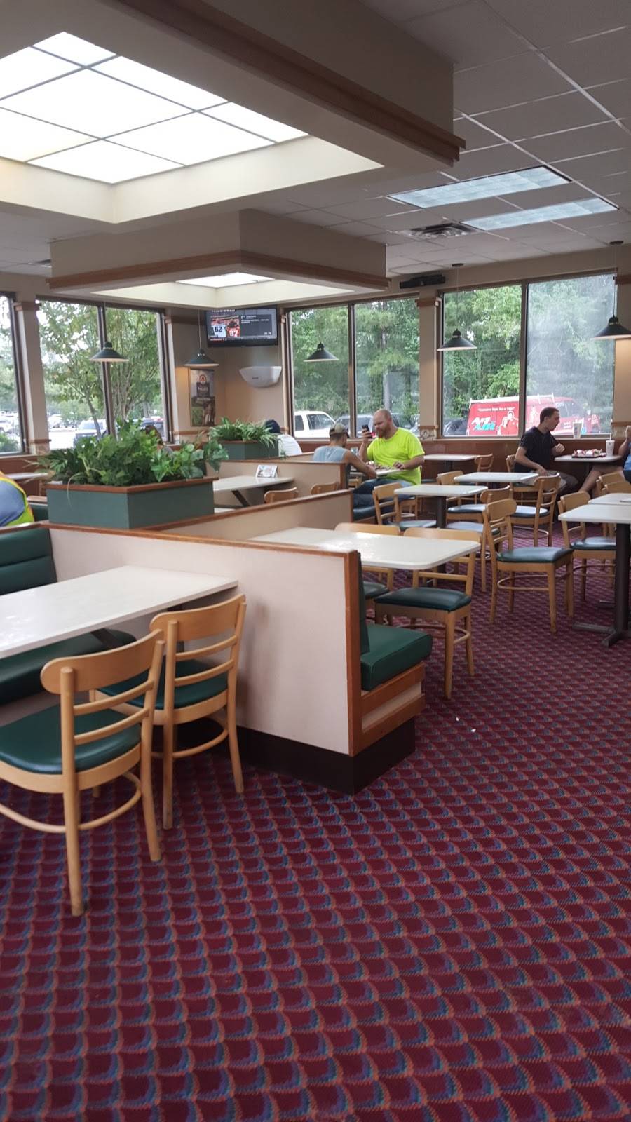 Wendys | restaurant | 6670 Woodlands Pkwy, The Woodlands, TX 77382, USA | 2813647372 OR +1 281-364-7372