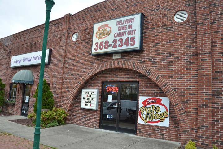 Chris Pizza Village (Sango) | meal delivery | 3383 US-41 ALT S, Clarksville, TN 37043, USA | 9313582345 OR +1 931-358-2345