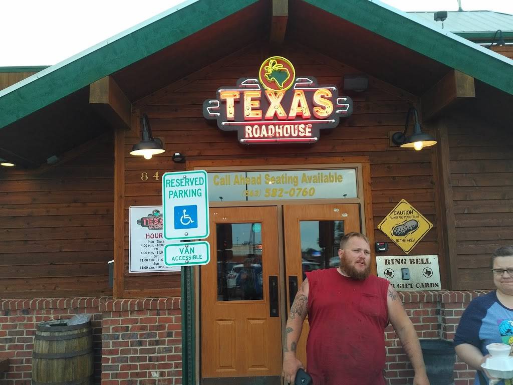 Texas Roadhouse | restaurant | 845 Wacker Dr, Dubuque, IA 52002, USA | 5635820760 OR +1 563-582-0760