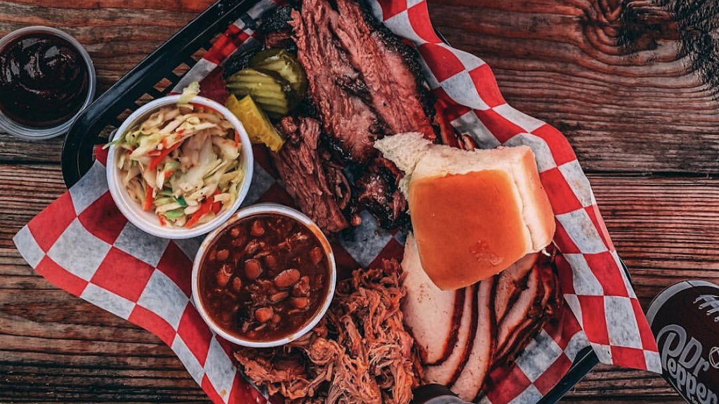 Charlies BBQ & Bakery | restaurant | 2309 E Main St, Chattanooga, TN 37404, USA | 4235411500 OR +1 423-541-1500