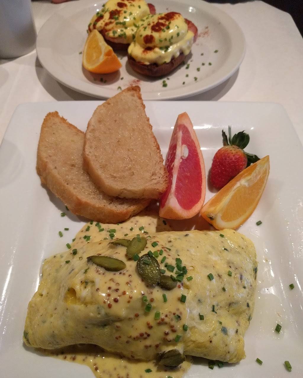 Patisserie Amie | restaurant | 237 Lake Ave # 200, Traverse City, MI 49684, USA | 2319229645 OR +1 231-922-9645