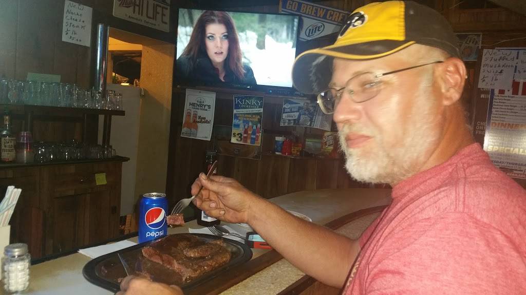 Ches & Pats Pine Tree Inn | restaurant | 38532 US-18, Prairie du Chien, WI 53821, USA | 6083262543 OR +1 608-326-2543