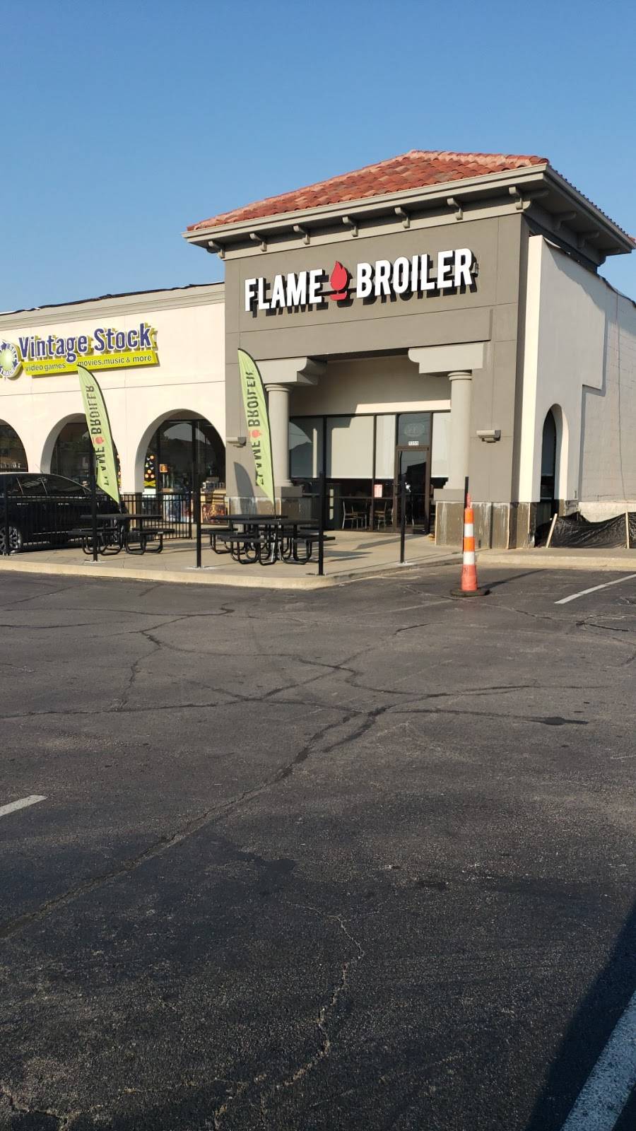 The Flame broiler of Tulsa | restaurant | 5355 E 41st St, Tulsa, OK 74135, USA | 9187288900 OR +1 918-728-8900