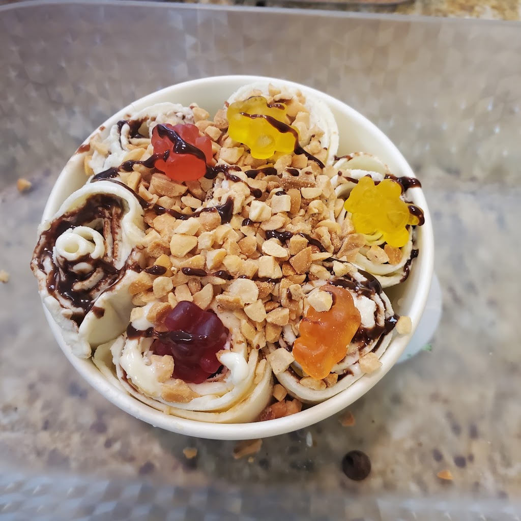 Curly Cream Rolled Icecream | restaurant | 101 Bluefish Dr #110, Panama City Beach, FL 32413, USA | 8505888571 OR +1 850-588-8571