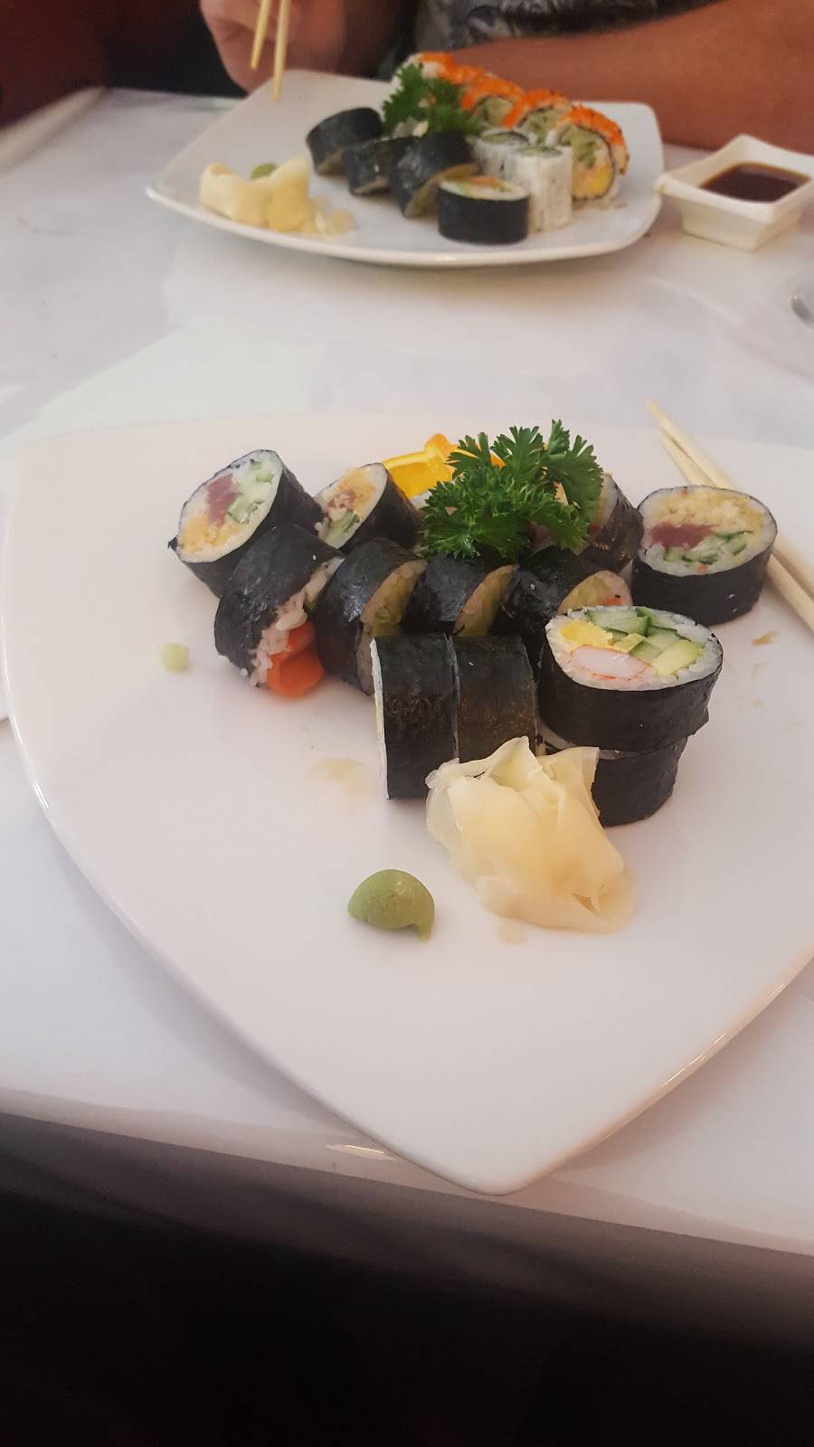 Panda Sushi Apportez votre vin | restaurant | 4277 Rue Sainte-Catherine E, Montréal, QC H1V 1Y1, Canada | 5142555388 OR +1 514-255-5388