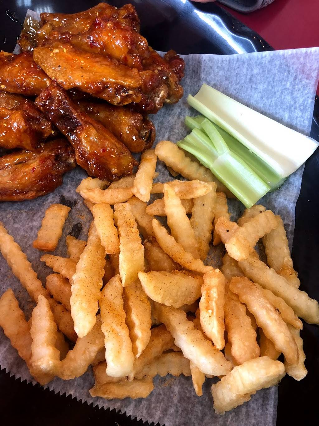 Wings 101 Buckhead | restaurant | 2625 Piedmont Rd NE, Atlanta, GA 30324, USA | 4044679989 OR +1 404-467-9989