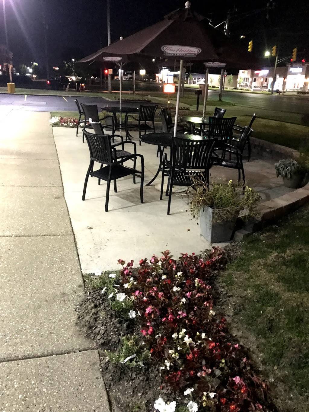 Tim Hortons | restaurant | 47050 Van Dyke Ave, Shelby Charter Twp, MI 48317, USA | 5869970529 OR +1 586-997-0529