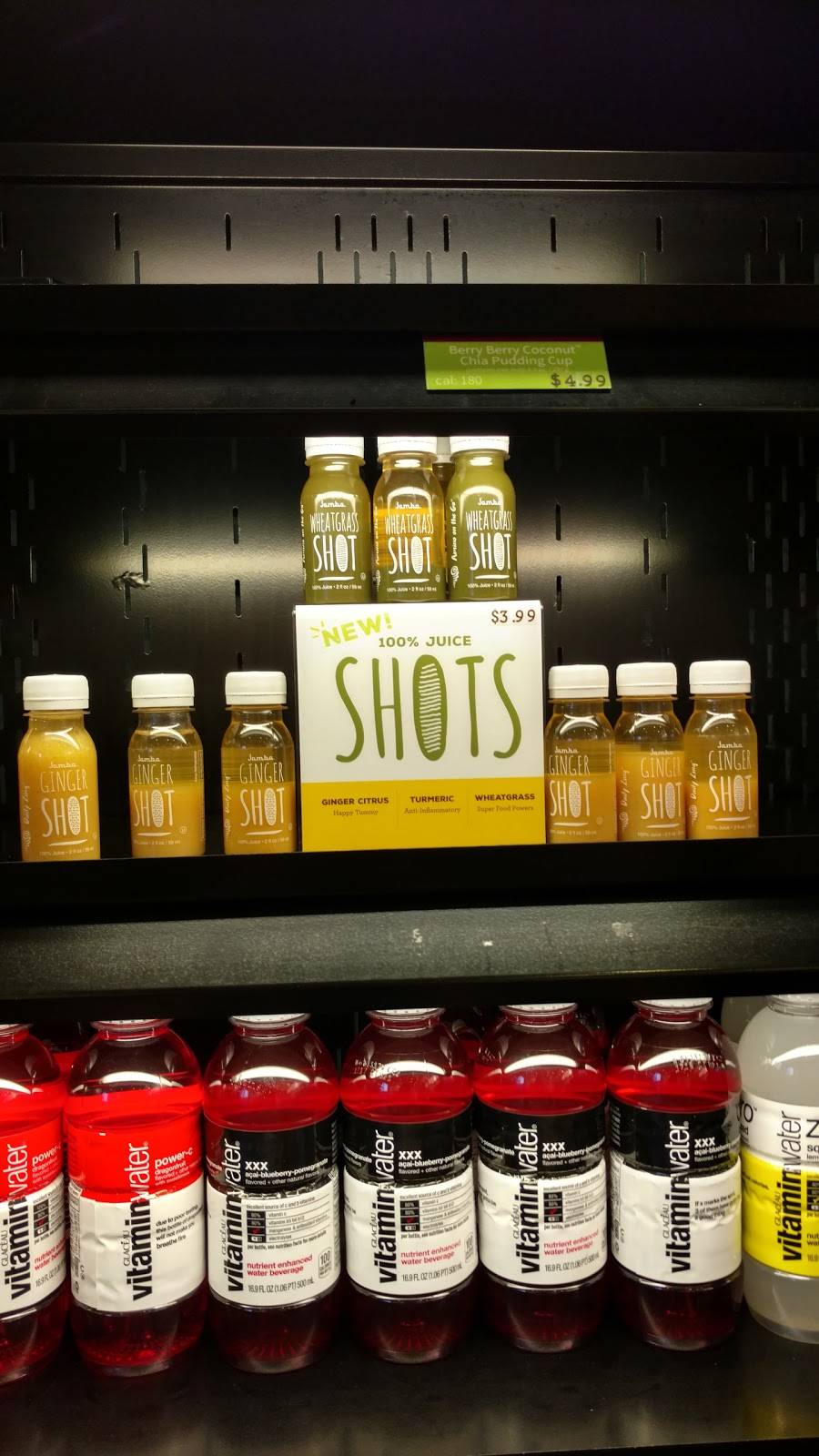 Jamba Juice Victory & Empire | restaurant | 1739 N Victory Pl, Burbank, CA 91502, USA | 8188452418 OR +1 818-845-2418