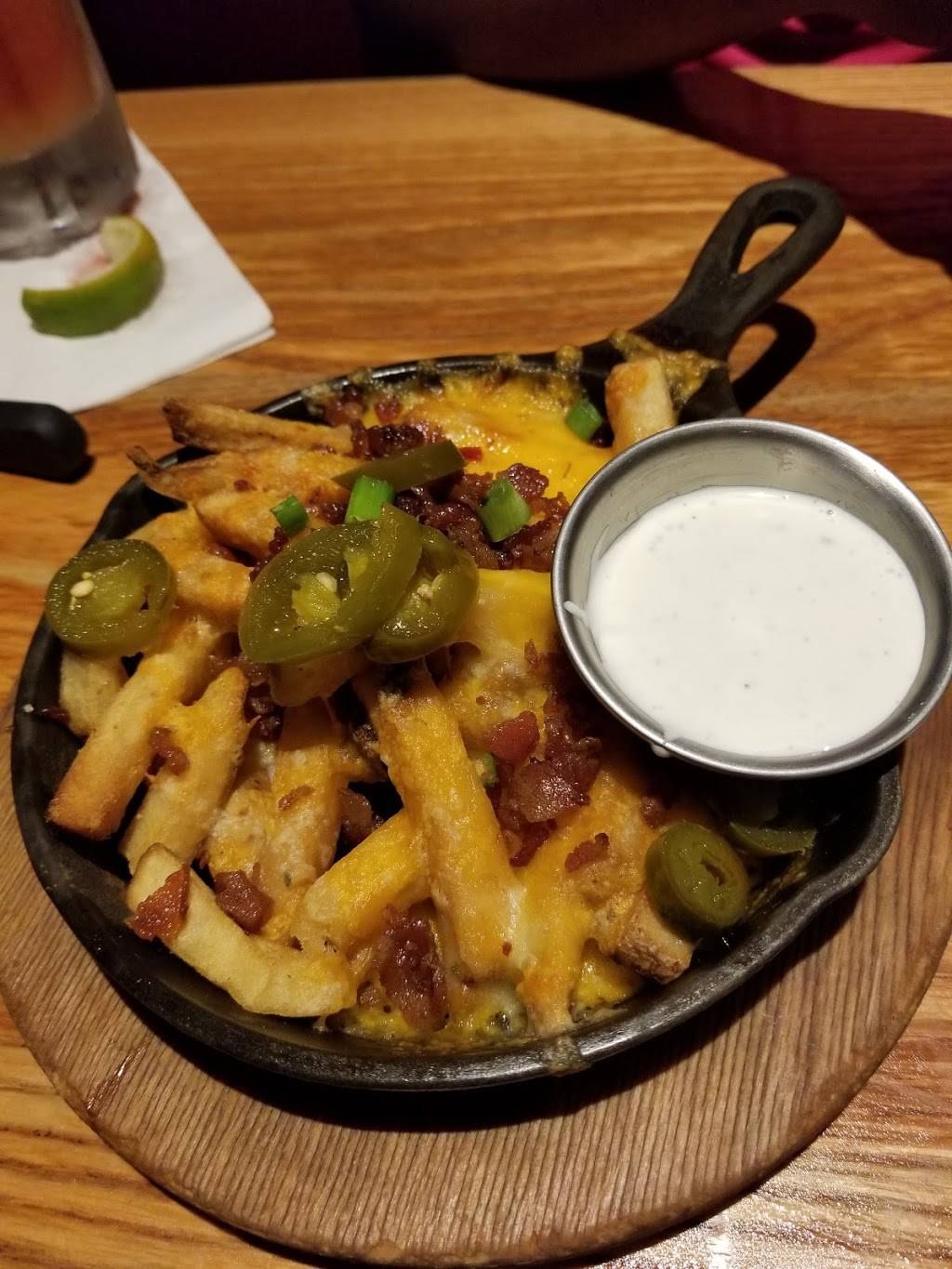 Chilis Grill & Bar | restaurant | 3220 NE Evangeline Throughway, Lafayette, LA 70507, USA | 3372668013 OR +1 337-266-8013