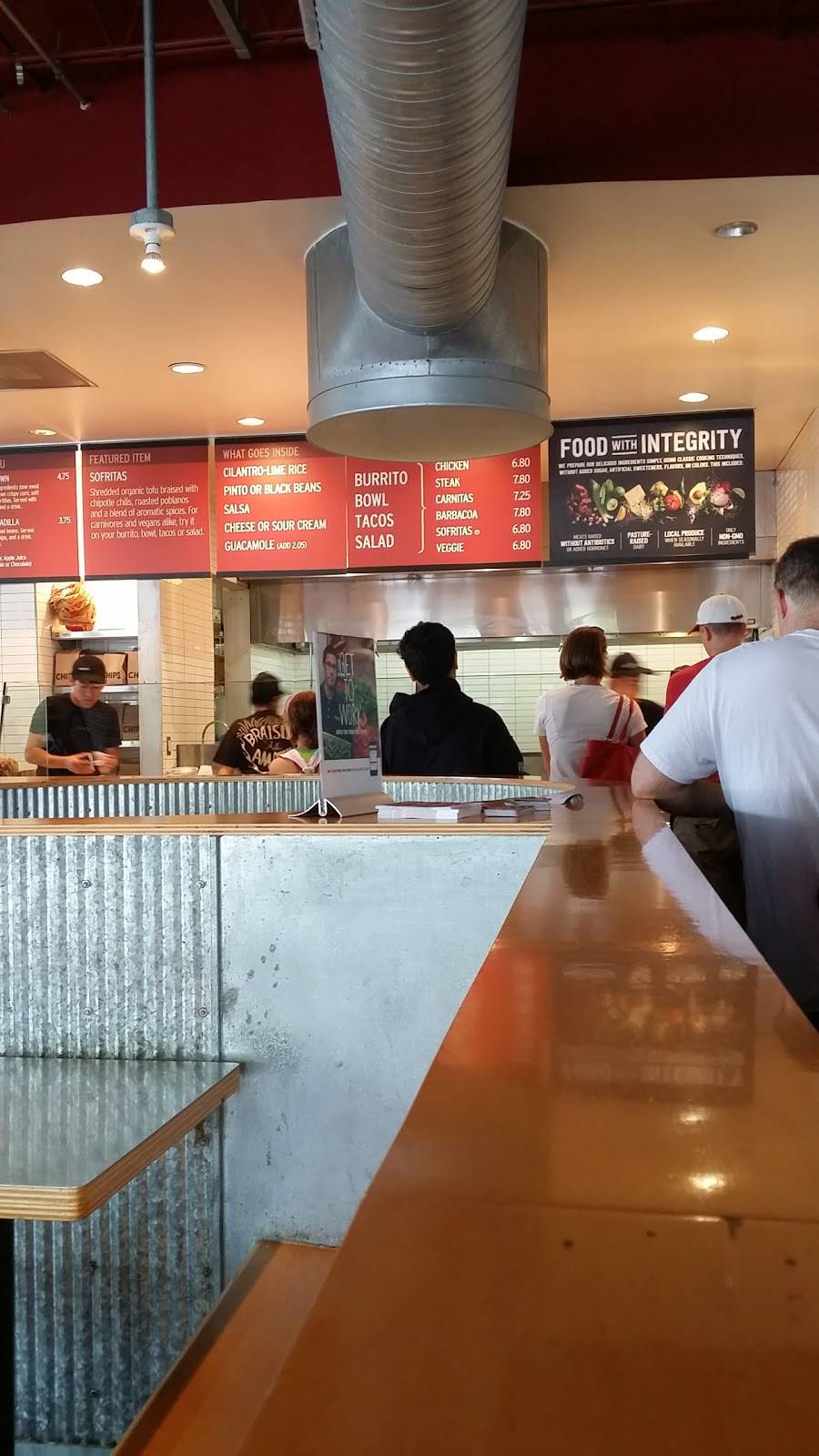 Chipotle Mexican Grill | restaurant | 213 Maple Ave E, Vienna, VA 22180, USA | 7032551100 OR +1 703-255-1100
