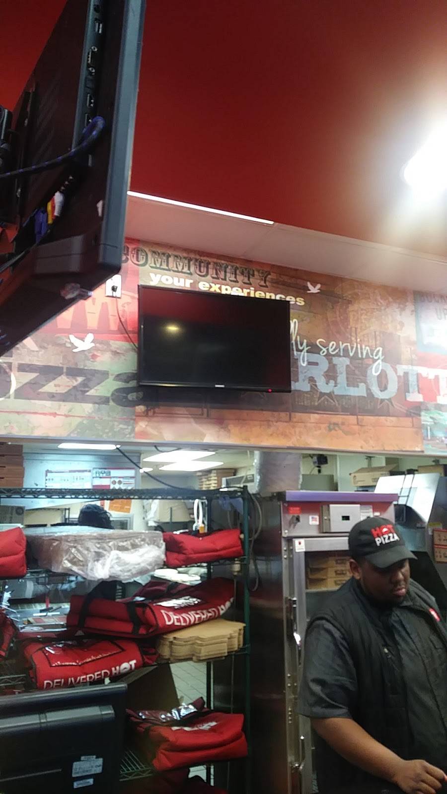 Pizza Hut | restaurant | 3909 South Blvd, Charlotte, NC 28209, USA | 7045227000 OR +1 704-522-7000