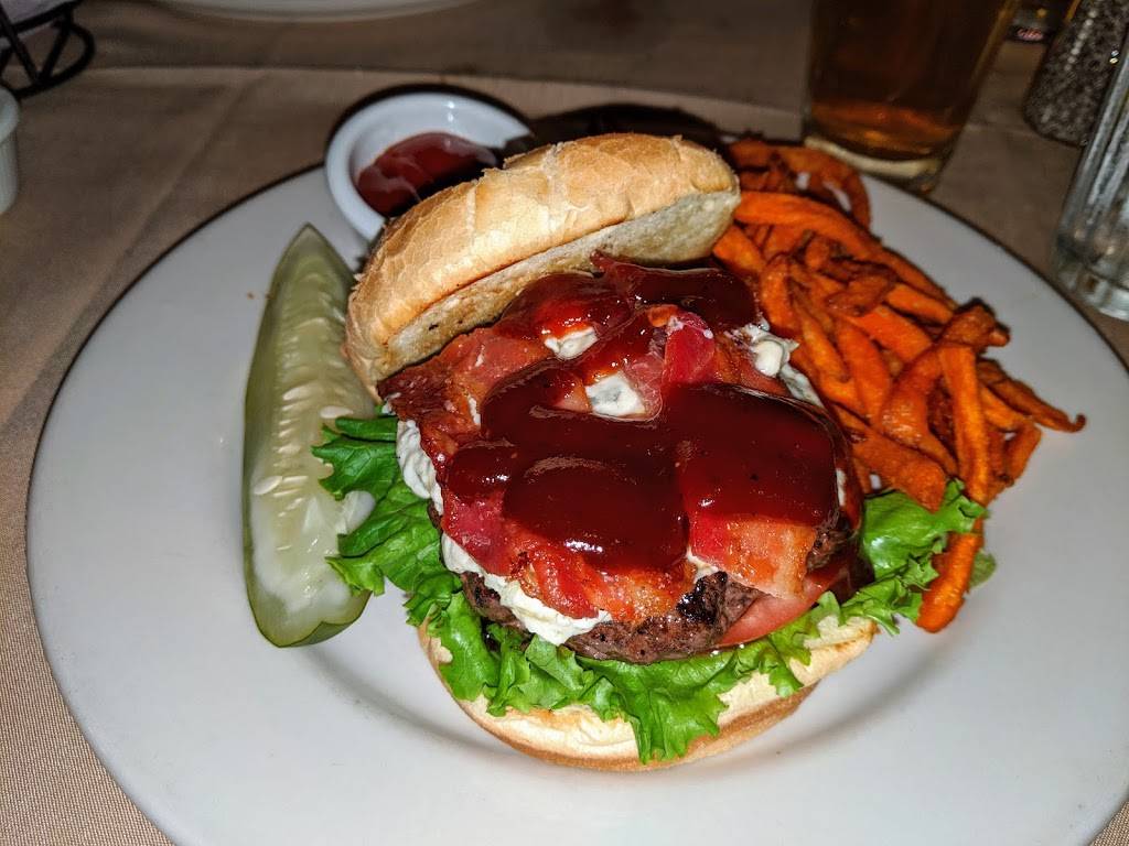 Dischs Route 53 Tavern | restaurant | 615 Washington St, Pembroke, MA 02359, USA | 7818262532 OR +1 781-826-2532