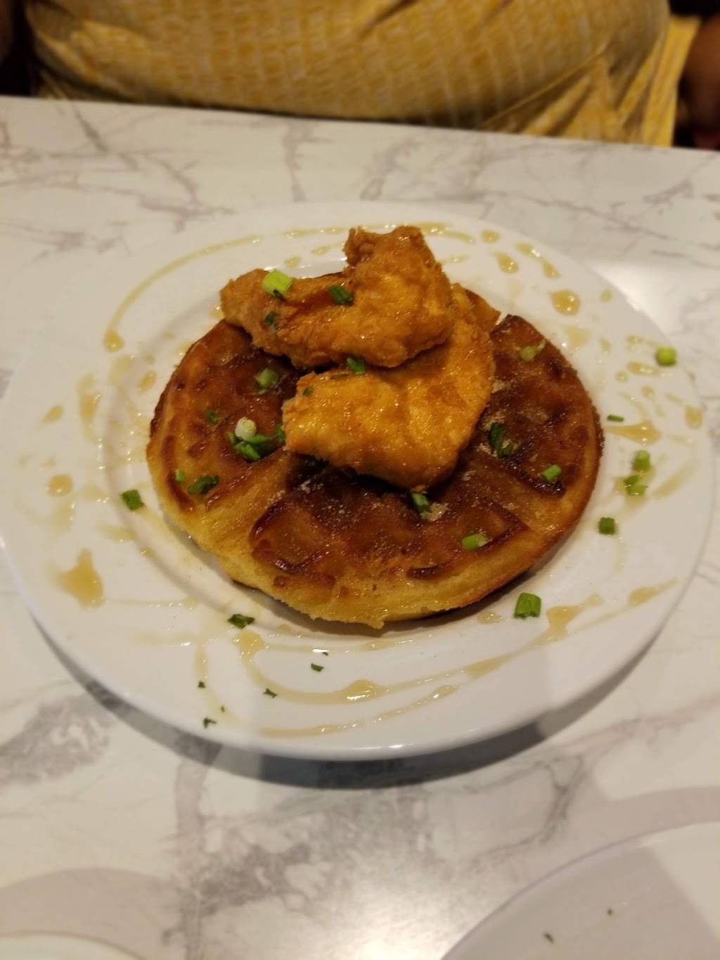 R&R BAR and Grill | restaurant | 500 E 5th Ave, Gary, IN 46402, USA | 2194271047 OR +1 219-427-1047