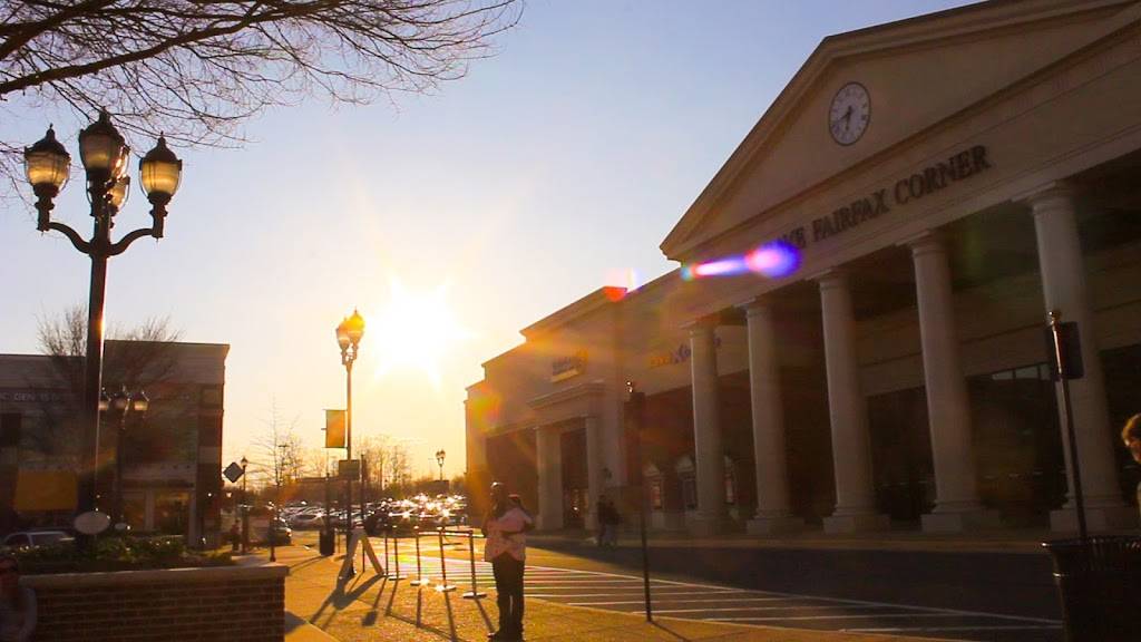 Cinemark Fairfax Corner 14 and XD | meal takeaway | 11900 Palace Way, Fairfax, VA 22030, USA | 7033786550 OR +1 703-378-6550