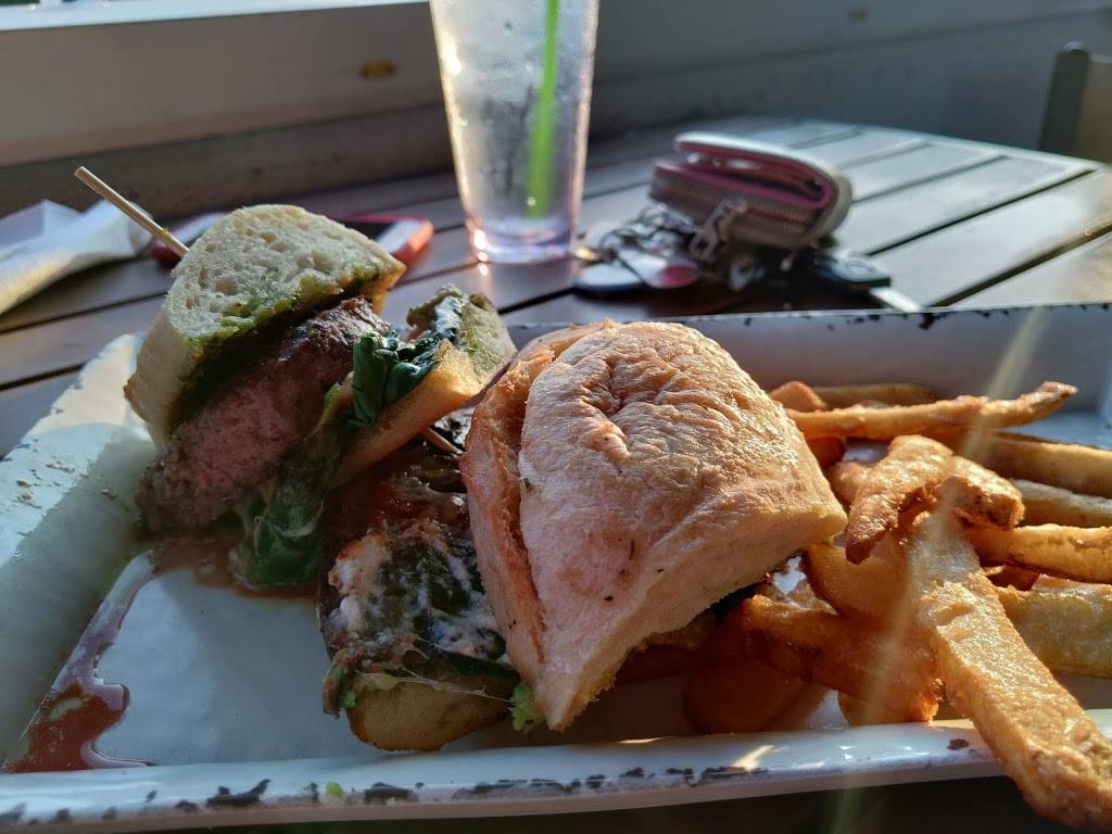 Johnny Lukes | restaurant | 5500 Market St, Wilmington, NC 28405, USA | 9107691798 OR +1 910-769-1798