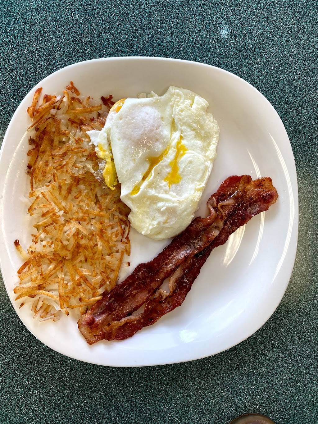 Famous Georges Cafe | restaurant | 3789 N Beach St Suite 201, Fort Worth, TX 76137, USA | 6826471586 OR +1 682-647-1586