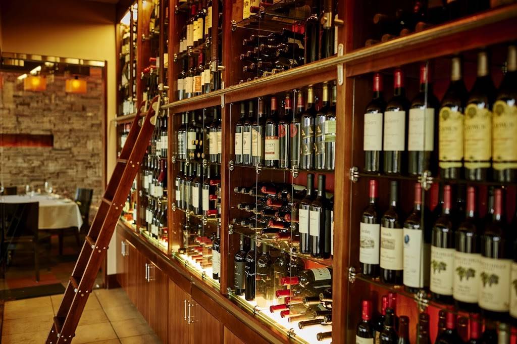 Camerons Steakhouse | meal takeaway | 115 Willits St, Birmingham, MI 48009, USA | 2487231700 OR +1 248-723-1700