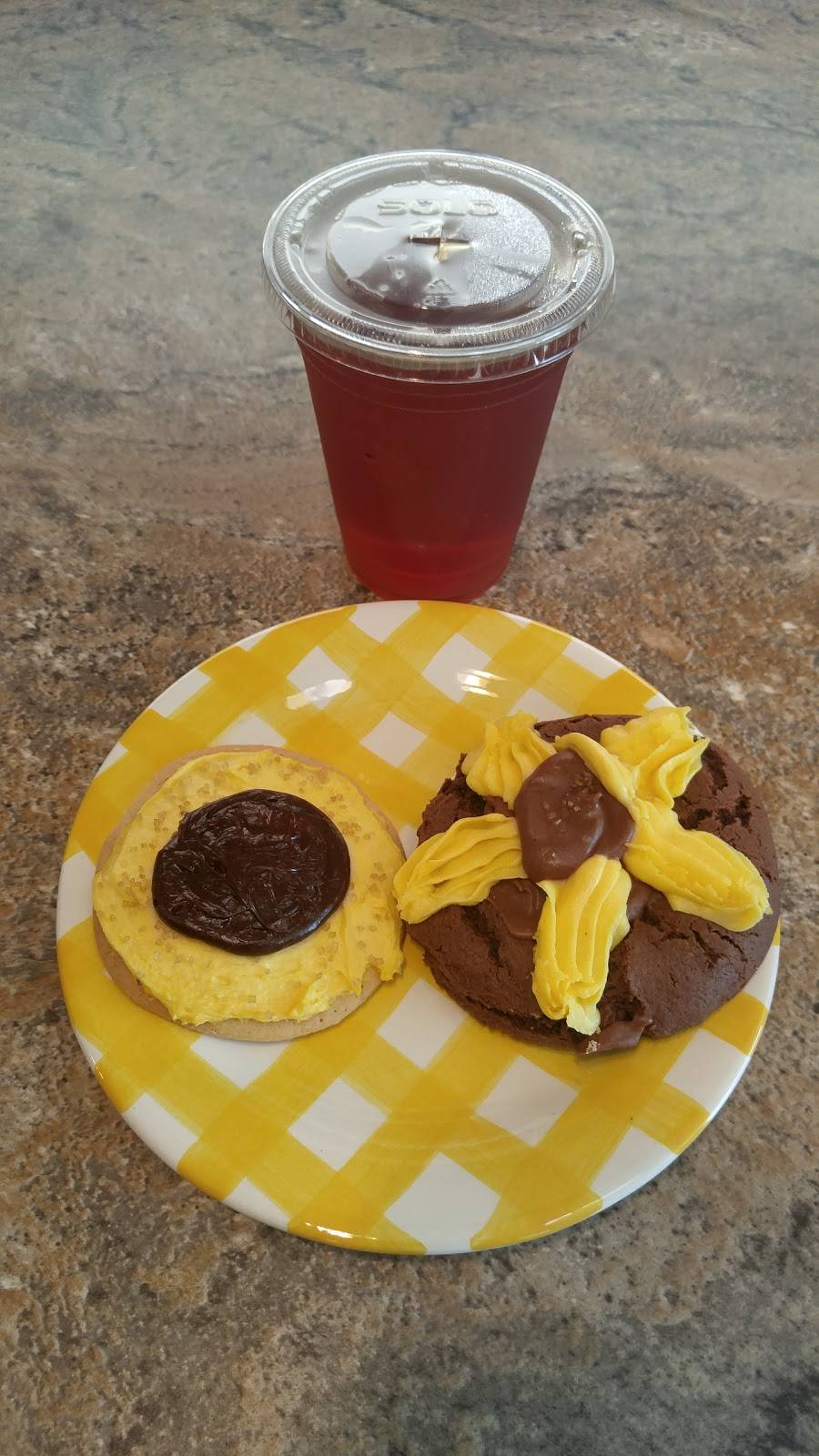 The Mercantile Cafe / Sweet Simplicity Bakery | restaurant | 102 W Fort St, Manchester, TN 37355, USA | 9317232491 OR +1 931-723-2491