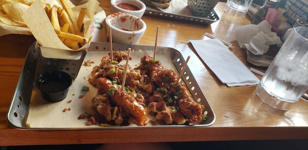 Chilis Grill & Bar | meal takeaway | 19825 Northwest Fwy, Houston, TX 77065, USA | 2818074260 OR +1 281-807-4260