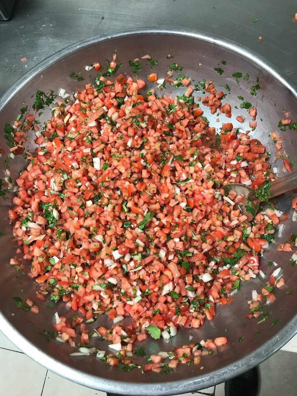 Los Pinos | restaurant | 132 Central Ave, Lynn, MA 01901, USA | 7815846965 OR +1 781-584-6965