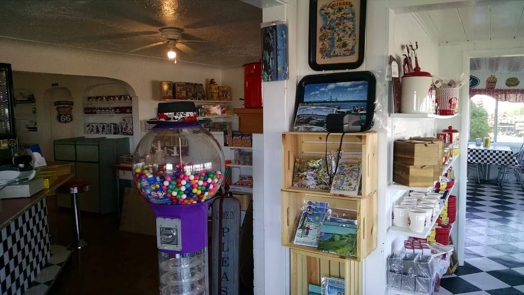 Joes Diner | restaurant | 1040 N State St, St Ignace, MI 49781, USA | 9069842123 OR +1 906-984-2123