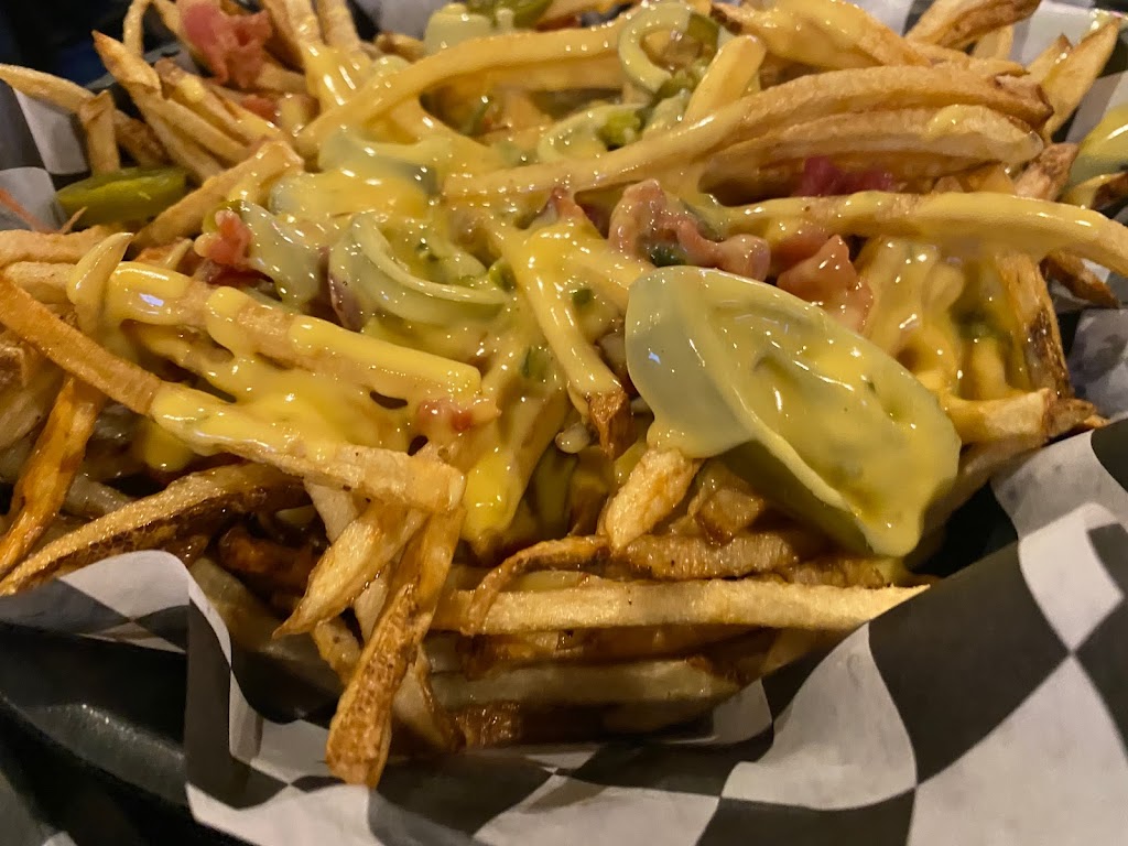 Triple Threat Sports Bar | restaurant | 12 Meta Dr, Midland, TX 79701, USA | 4326835300 OR +1 432-683-5300