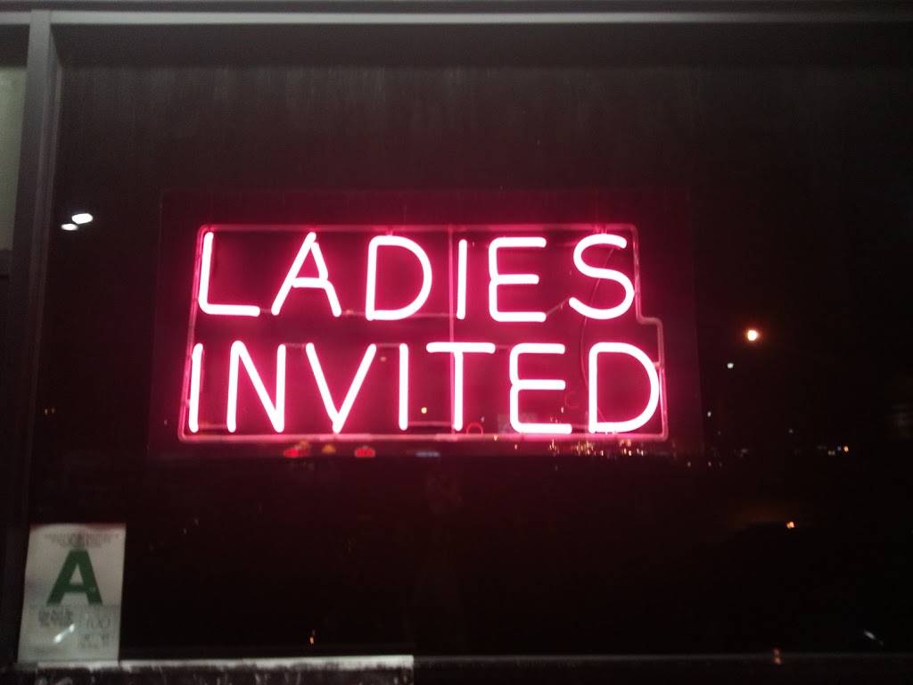 Hikes Point Bar & Lounge | restaurant | 3937 Taylorsville Rd, Louisville, KY 40220, USA | 5024565301 OR +1 502-456-5301