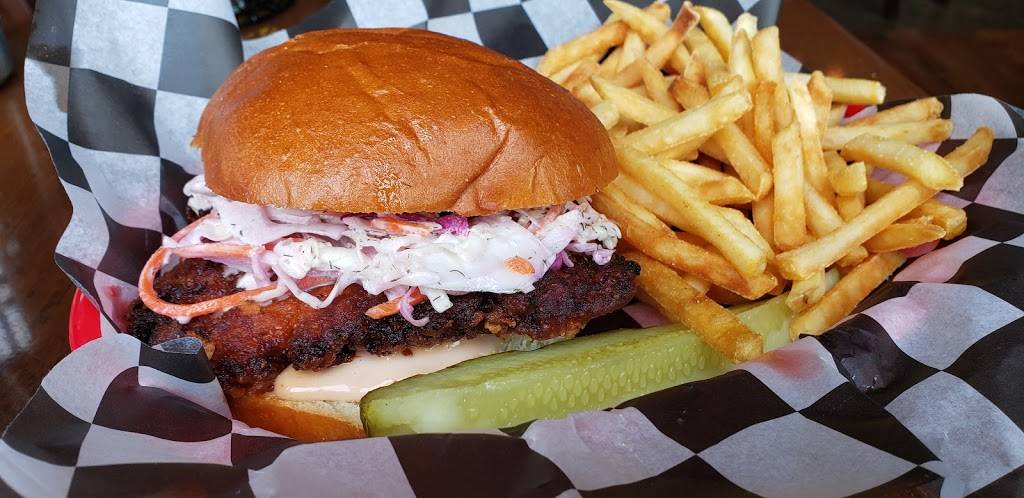 Ziggys Street Food & Live Music | restaurant | 302 2nd St, Hudson, WI 54016, USA | 7153869975 OR +1 715-386-9975