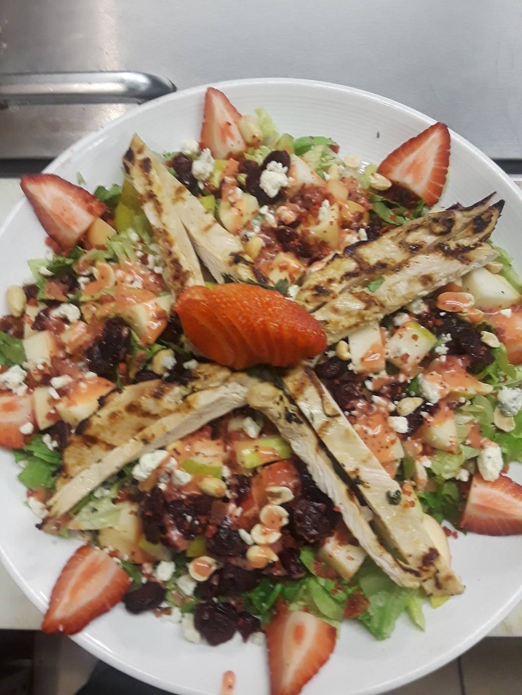 Phils Filling Station | restaurant | 16852 E Parkview Ave, Fountain Hills, AZ 85268, USA | 4808168200 OR +1 480-816-8200