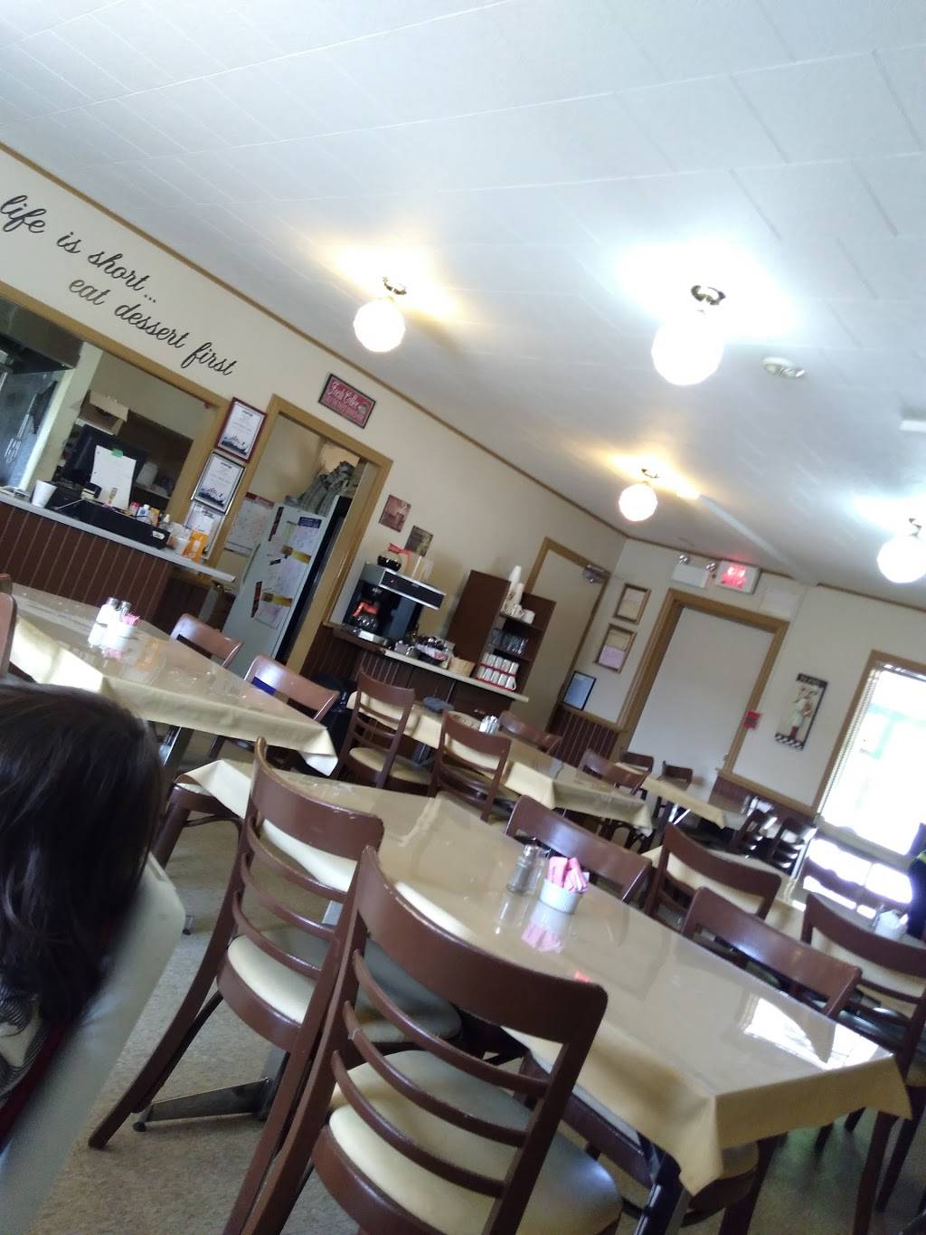 La Gare Waltham Station | restaurant | 512 Boul. de Waltham, QC-148, Waltham, QC J0X 3H0, Canada | 8196895161 OR +1 819-689-5161