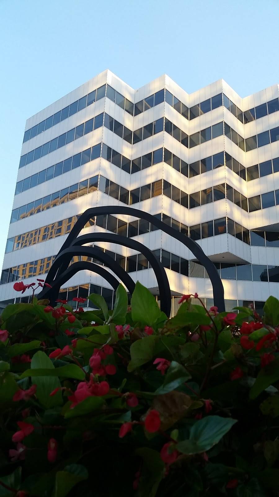 Town Point Club | restaurant | 101 W Main St Suite 300, Norfolk, VA 23510, USA | 7576256606 OR +1 757-625-6606