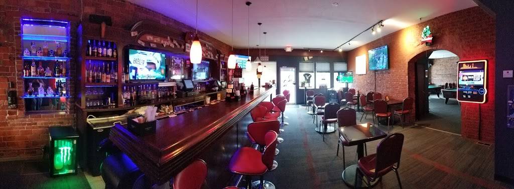 The Req Room | restaurant | 9625 Lackland Rd, Overland, MO 63114, USA | 3144554441 OR +1 314-455-4441