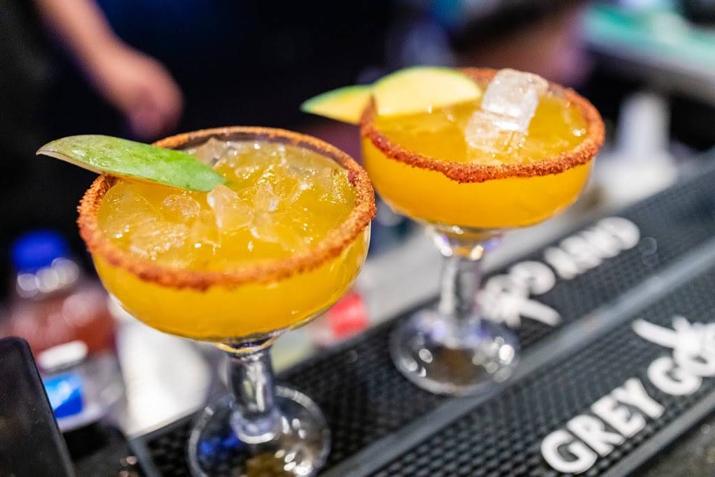 El Jefe | restaurant | 101 W Mission Blvd #101, Pomona, CA 91766, USA | 9094616410 OR +1 909-461-6410