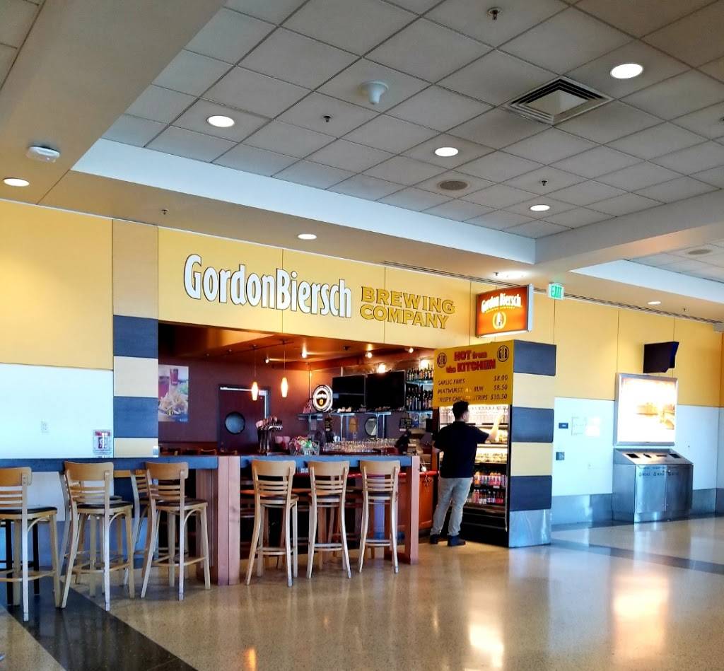 Gordon Biersch | restaurant | 1 Airport Dr, Oakland, CA 94621, USA | 4152438246 OR +1 415-243-8246