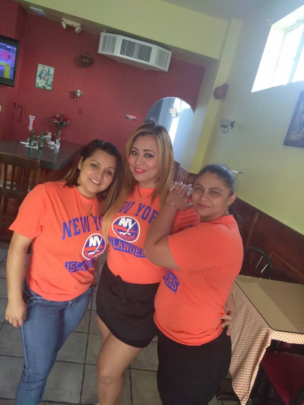 El Porton | restaurant | 90 N Franklin St, Hempstead, NY 11550, USA | 5165651234 OR +1 516-565-1234