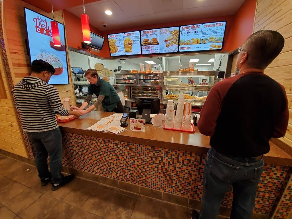 Popeyes Louisiana Kitchen | restaurant | 15809 Imperial Hwy, La Mirada, CA 90638, USA | 5629025855 OR +1 562-902-5855