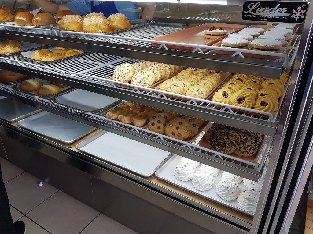 Rico pan bakery and cafe | restaurant | 1003 W Vine St, Kissimmee, FL 34741, USA | 4079438738 OR +1 407-943-8738