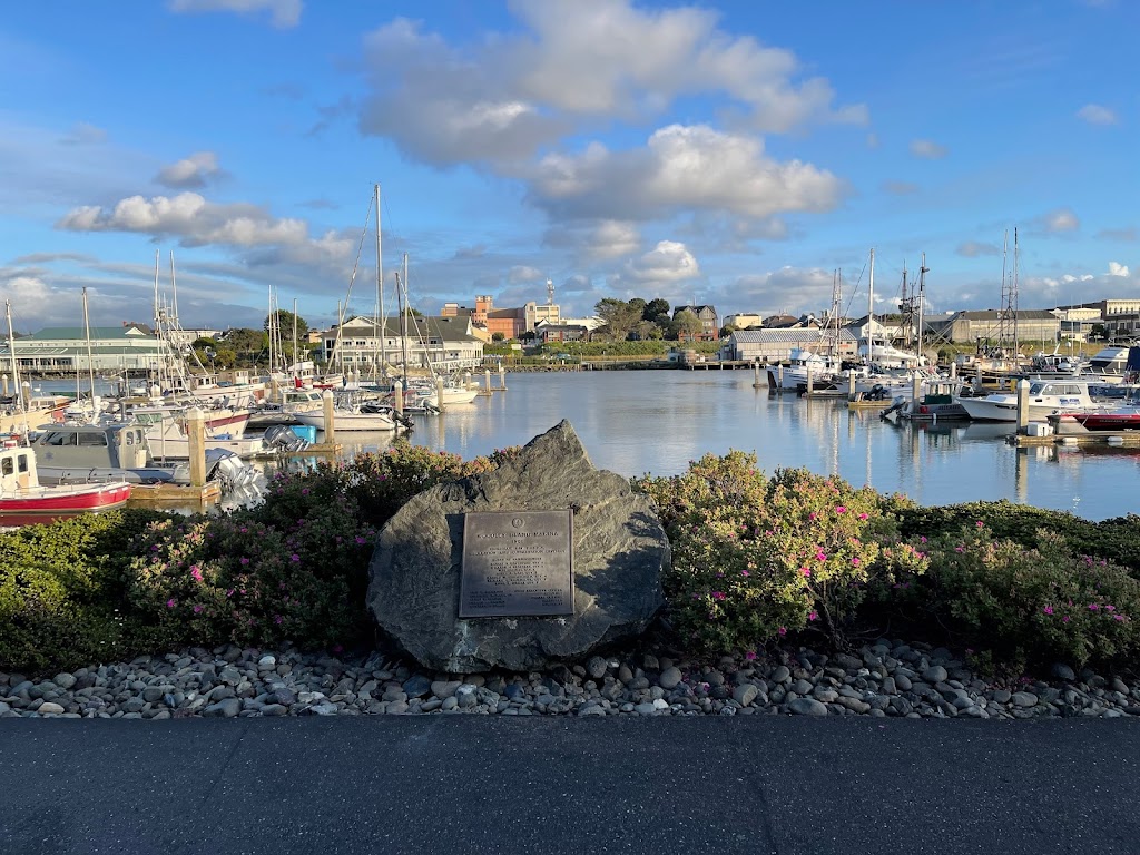 Café Marina & Woodleys Bar | restaurant | 601 Startare Dr, Eureka, CA 95501, USA | 7074432233 OR +1 707-443-2233