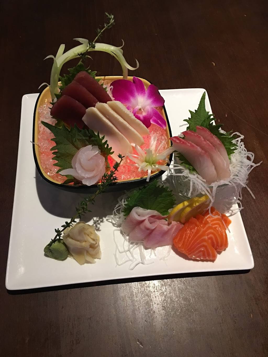 Taku Asian Bistro | restaurant | 100 7th St A, Garden City, NY 11530, USA | 5168779776 OR +1 516-877-9776