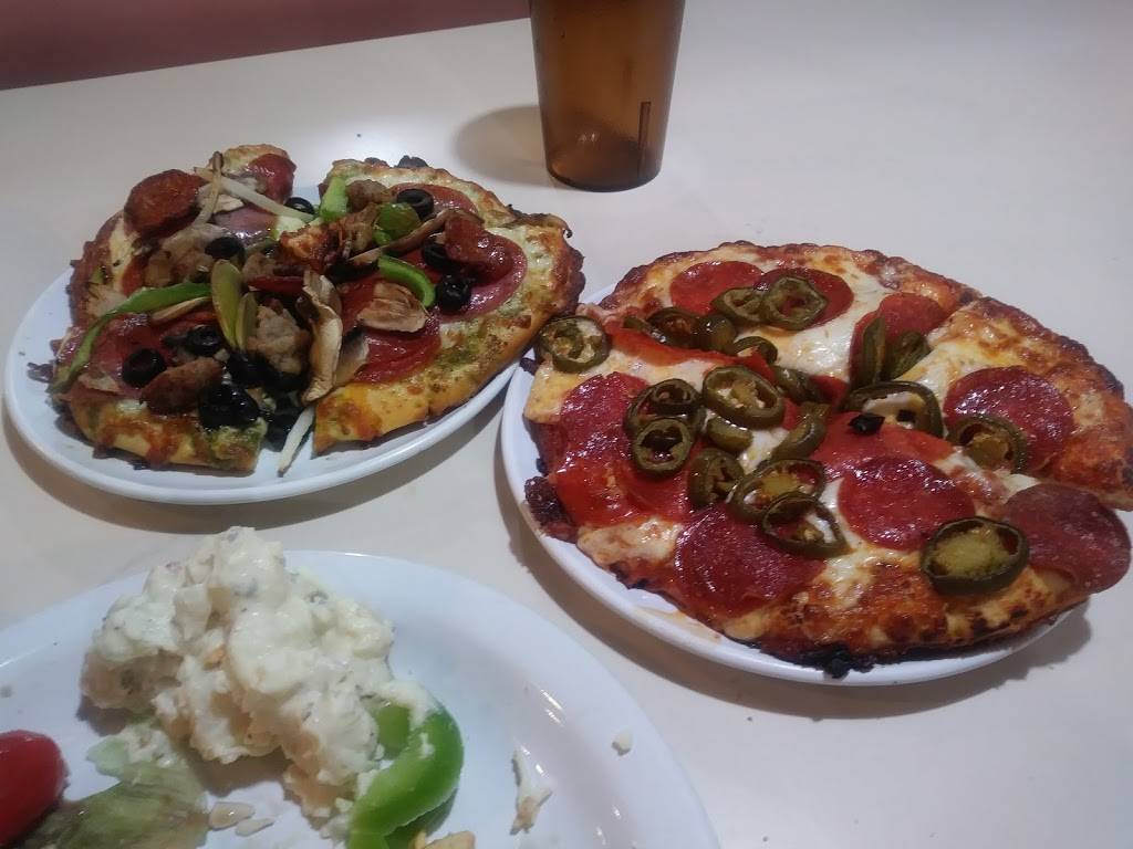 Round Table Pizza | meal delivery | 1024 E Stanley Blvd, Livermore, CA 94550, USA | 9254551345 OR +1 925-455-1345