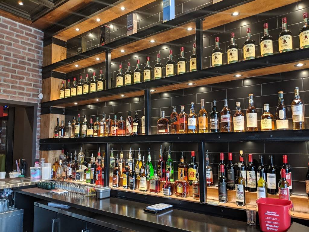 East Side Marios & Darcys Combo Ottawa | restaurant | 675 Kirkwood Ave, Ottawa, ON K1Z 8N7, Canada | 6137149888 OR +1 613-714-9888