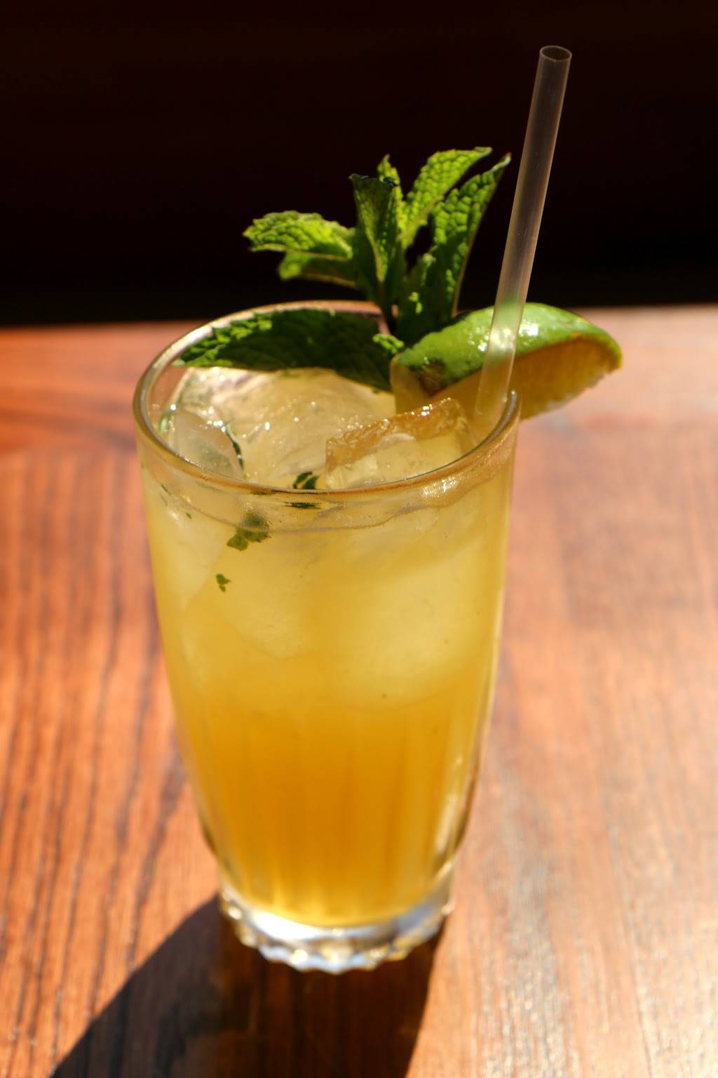 BLVD Seafood | restaurant | 2804 Avenue R 1/2, Galveston, TX 77550, USA | 4097622583 OR +1 409-762-2583