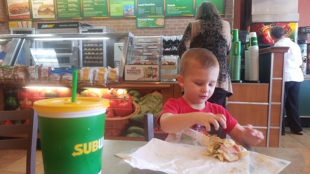 Subway Restaurants | restaurant | 3428 Beach Blvd #2, Jacksonville, FL 32207, USA | 9043060088 OR +1 904-306-0088