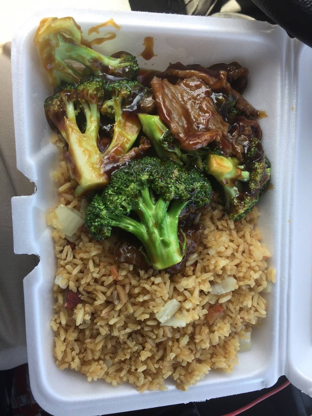 Lucky Wok | restaurant | 2108 Sadler Rd, Fernandina Beach, FL 32034, USA | 9042612555 OR +1 904-261-2555